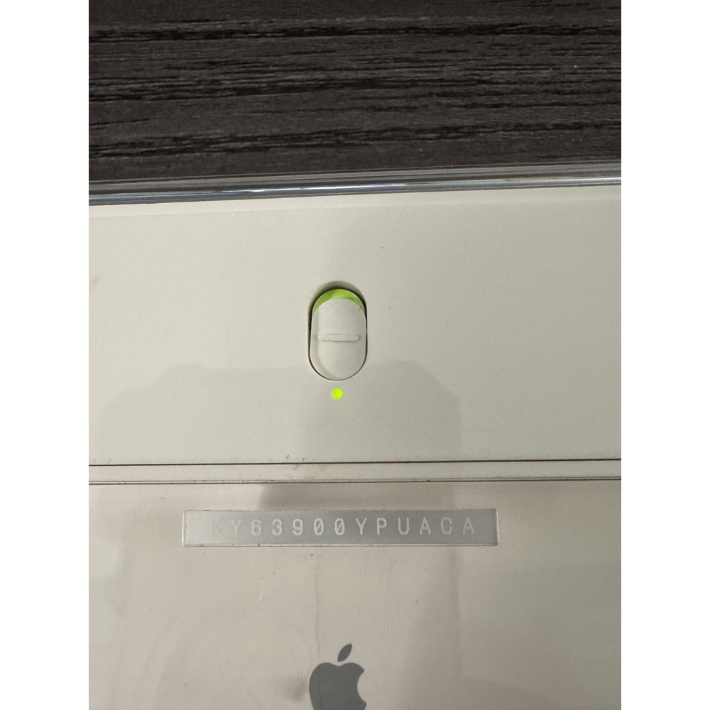 Apple A1016 Wireless Bluetooth Keyboard White Mechanical Keyboard M9270LL/A - Picture 4 of 4
